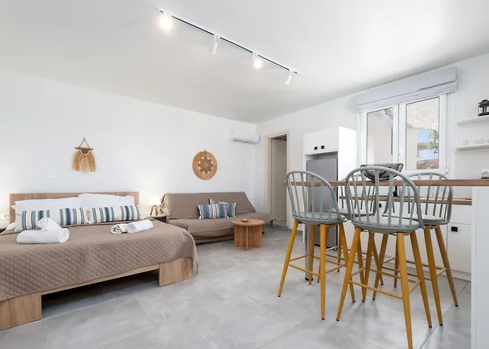 Blue View #2 Luxury Sea View Mini Shared Pool Parasporos